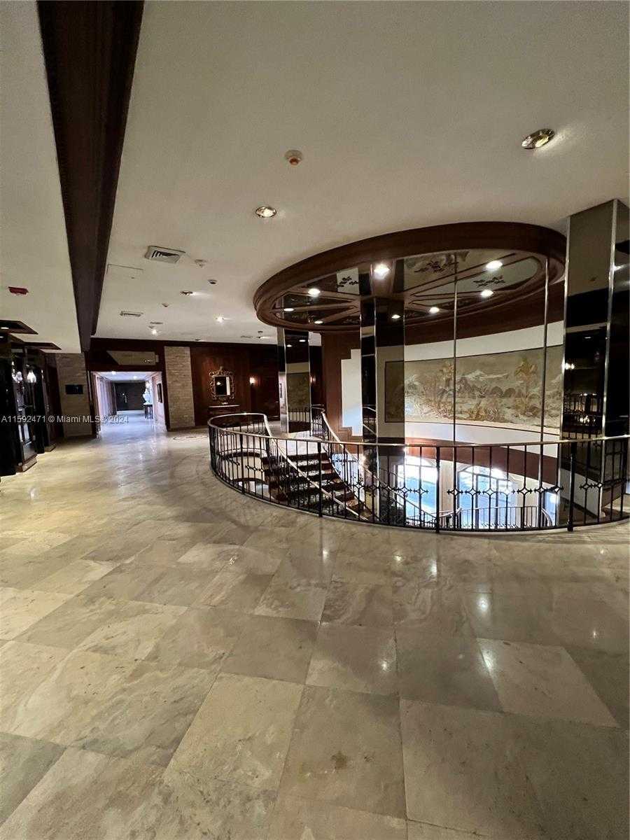 Small Image of 6039 COLLINS AVE #1034, Miami Beach Number 17