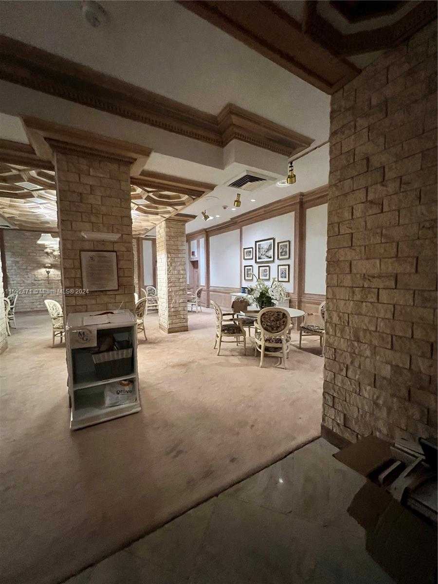 Small Image of 6039 COLLINS AVE #1034, Miami Beach Number 19