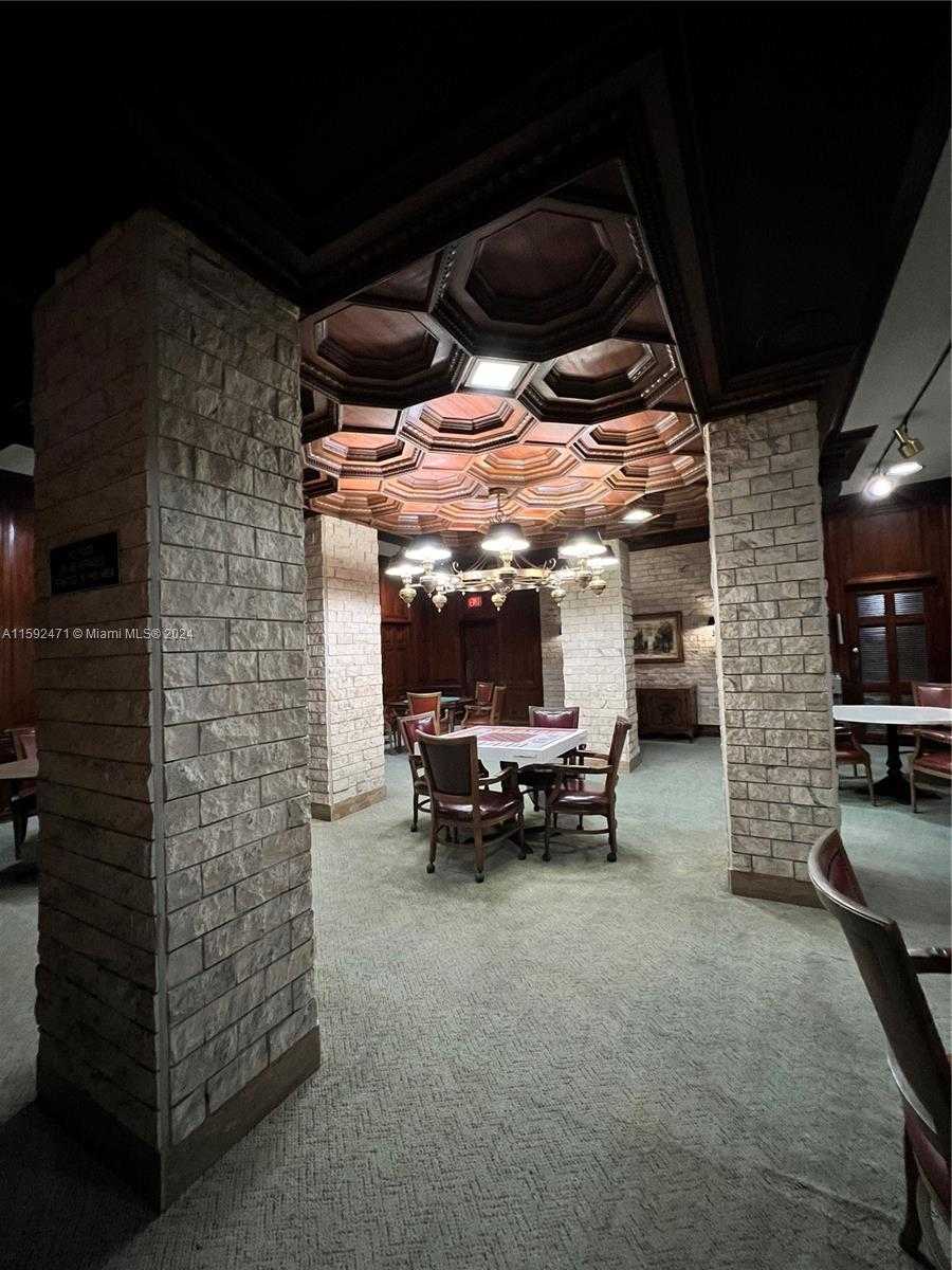 Small Image of 6039 COLLINS AVE #1034, Miami Beach Number 25