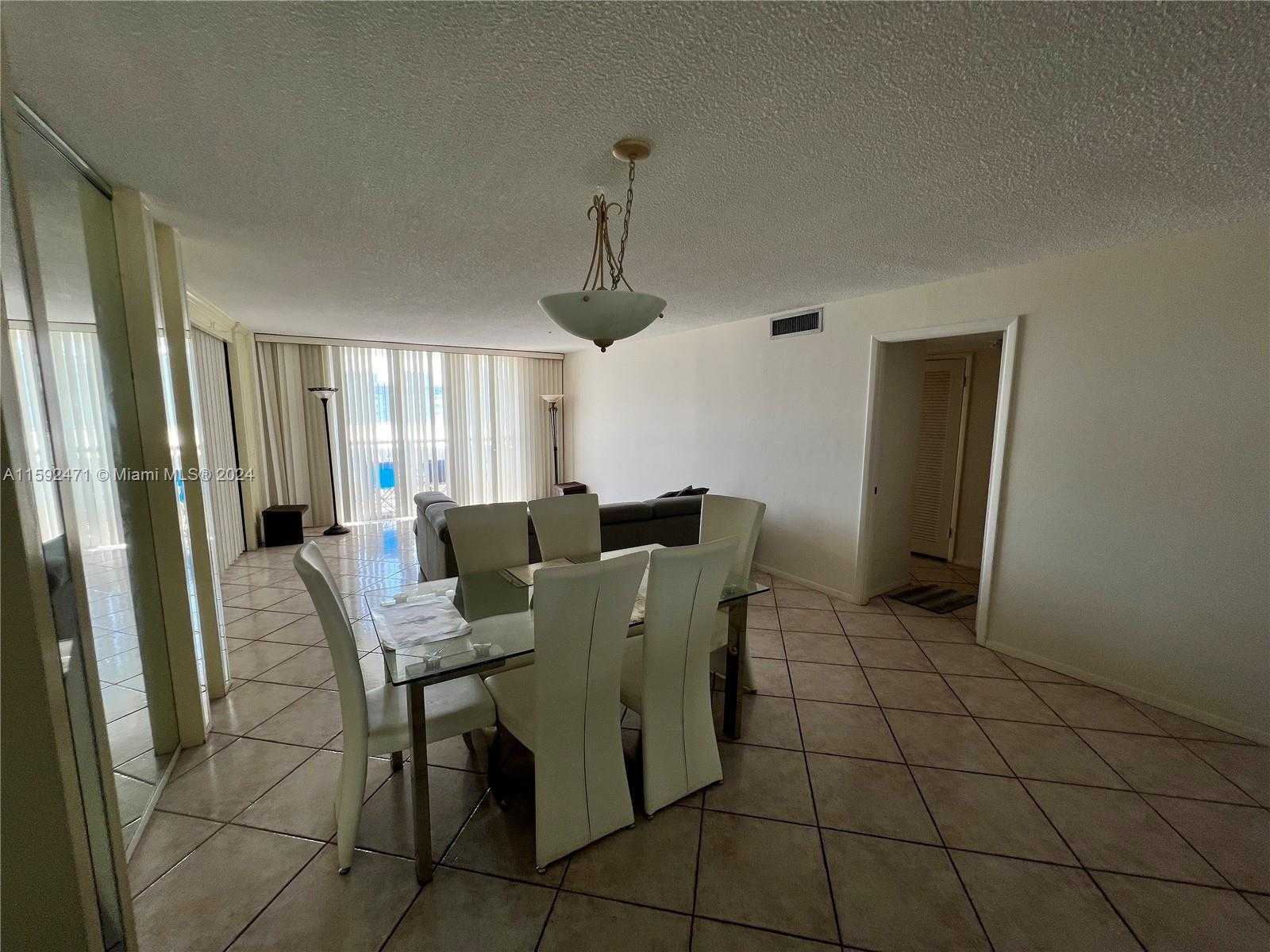Small Image of 6039 COLLINS AVE #1034, Miami Beach Number 3