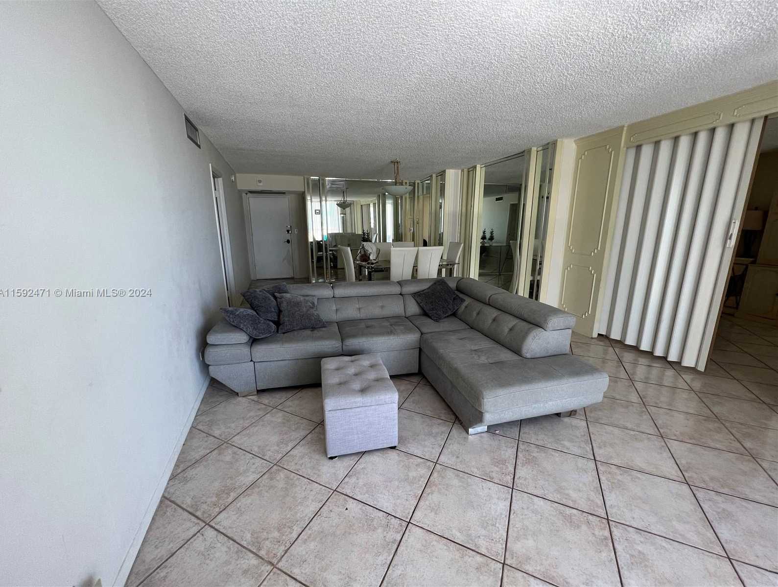 Small Image of 6039 COLLINS AVE #1034, Miami Beach Number 4