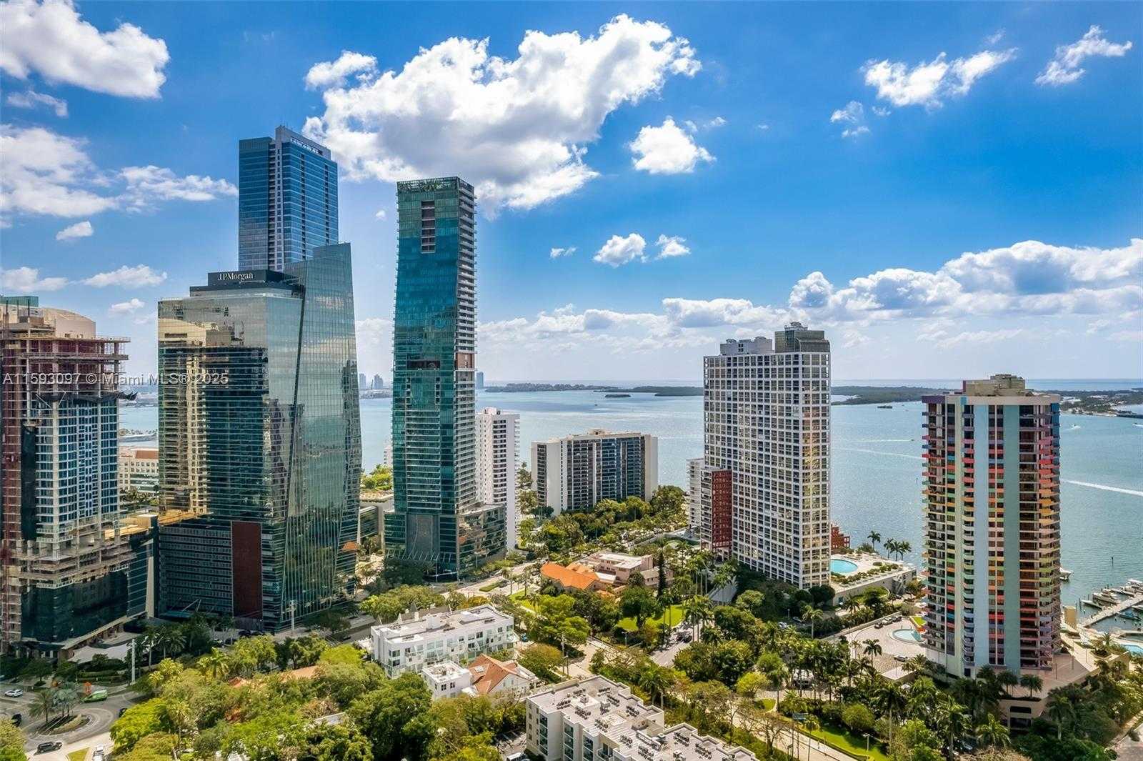 Small Image of 1581 BRICKELL AVE #101/102, Miami Number 11