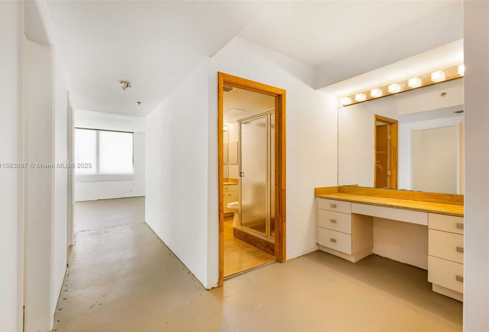 Small Image of 1581 BRICKELL AVE #101/102, Miami Number 12