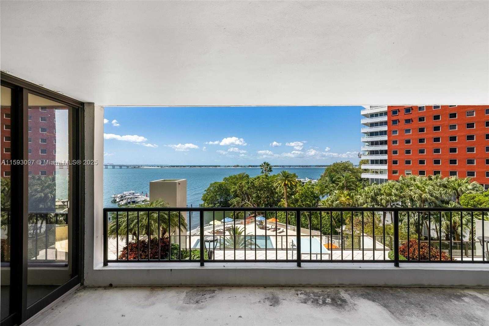 Small Image of 1581 BRICKELL AVE #101/102, Miami Number 15