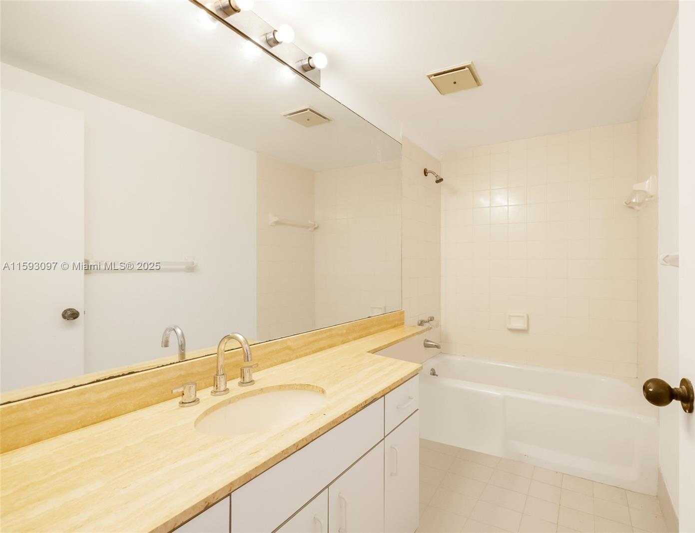Small Image of 1581 BRICKELL AVE #101/102, Miami Number 17