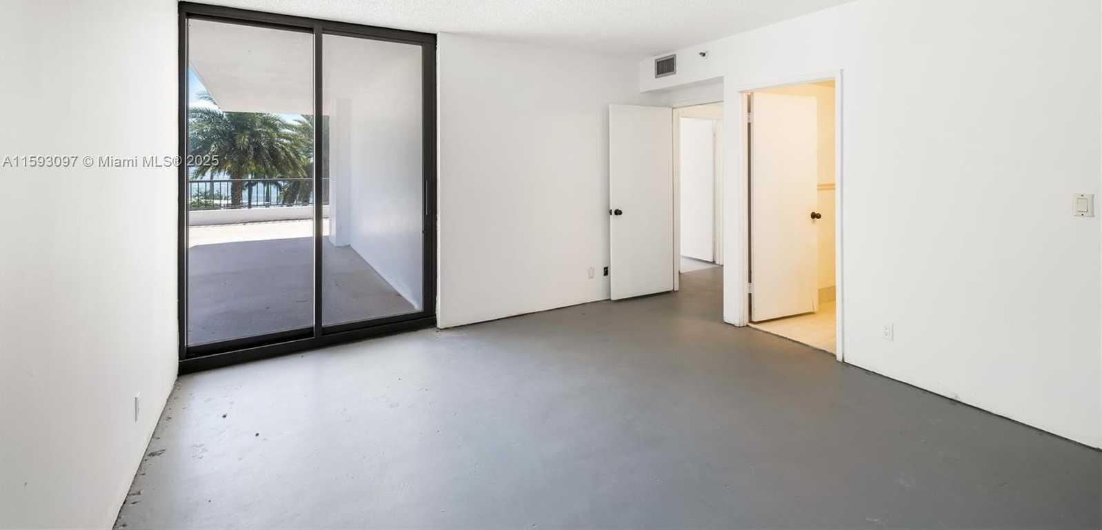 Small Image of 1581 BRICKELL AVE #101/102, Miami Number 18