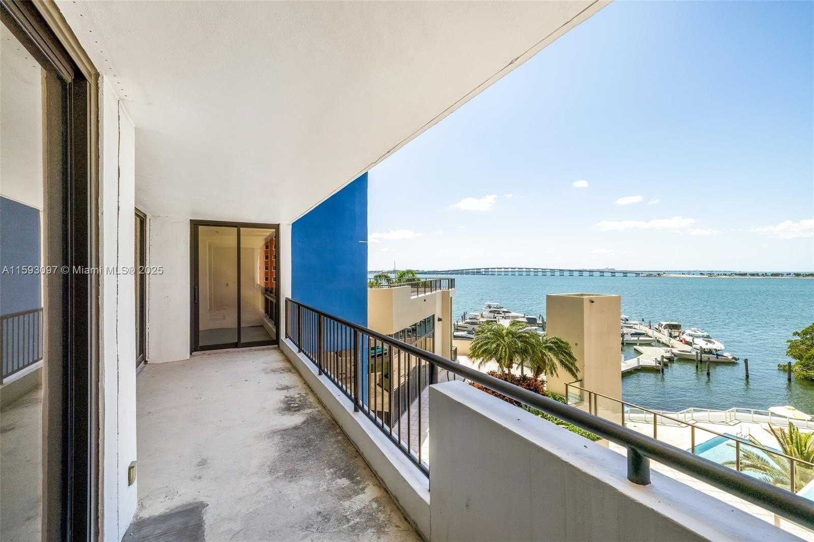 Small Image of 1581 BRICKELL AVE #101/102, Miami Number 22