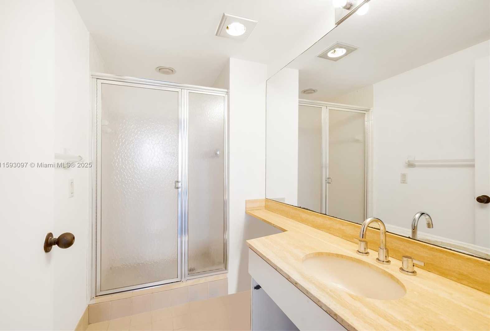 Small Image of 1581 BRICKELL AVE #101/102, Miami Number 24