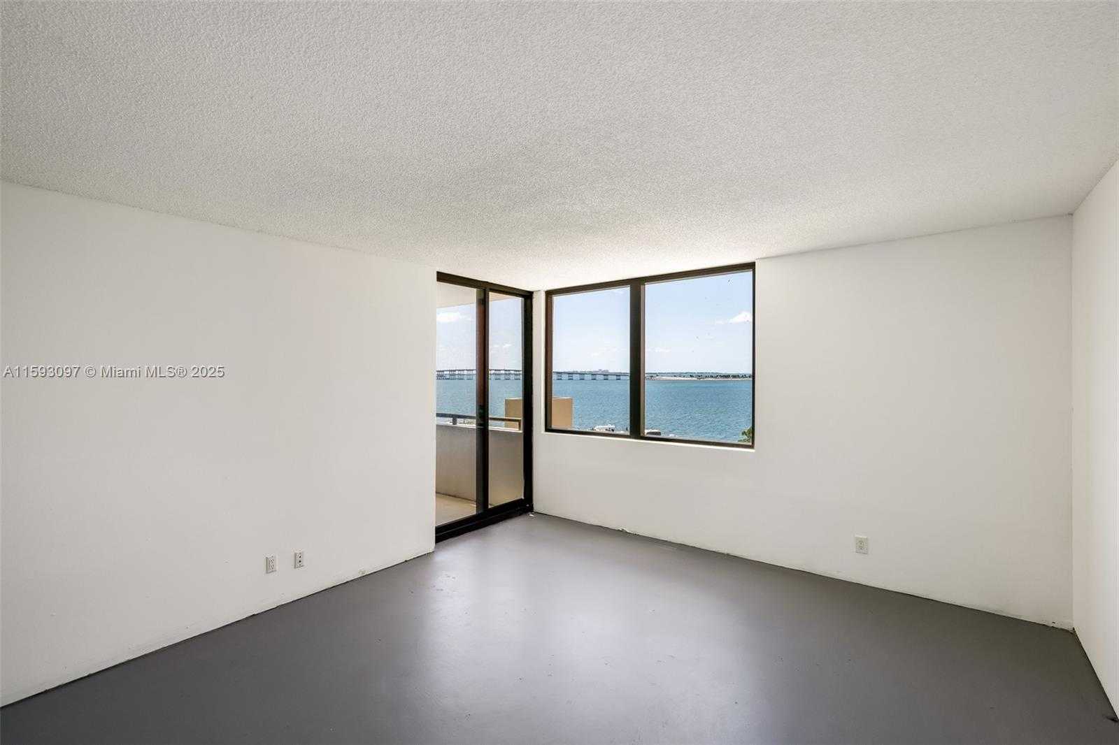 Small Image of 1581 BRICKELL AVE #101/102, Miami Number 26