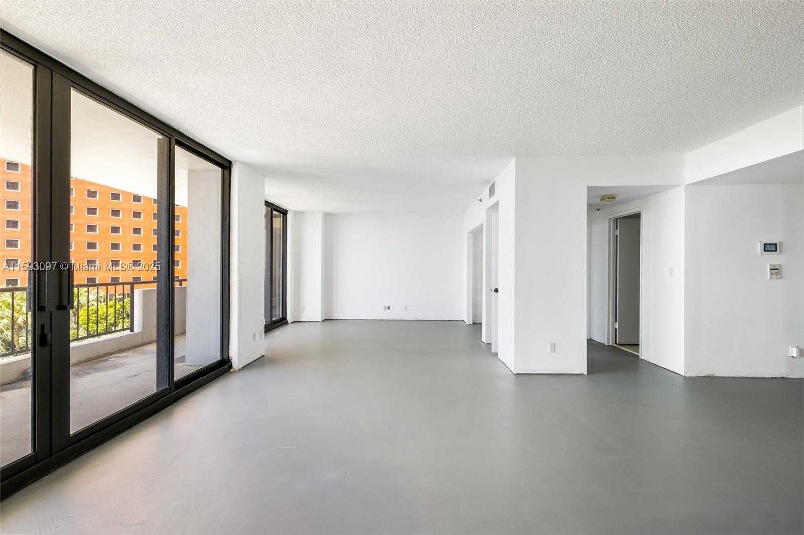 Small Image of 1581 BRICKELL AVE #101/102, Miami Number 27