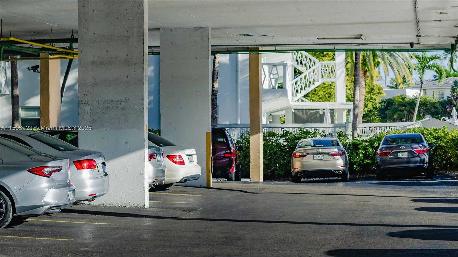 Small Image of 427 GOLDEN ISLES DR #5H, Hallandale Beach Number 15