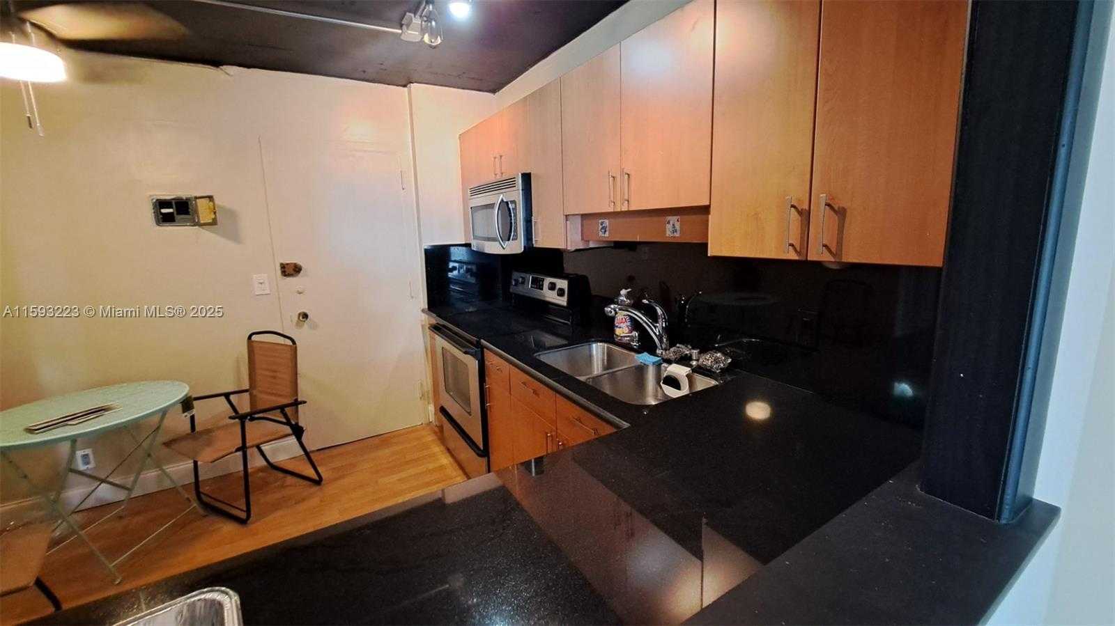 Small Image of 427 GOLDEN ISLES DR #5H, Hallandale Beach Number 19
