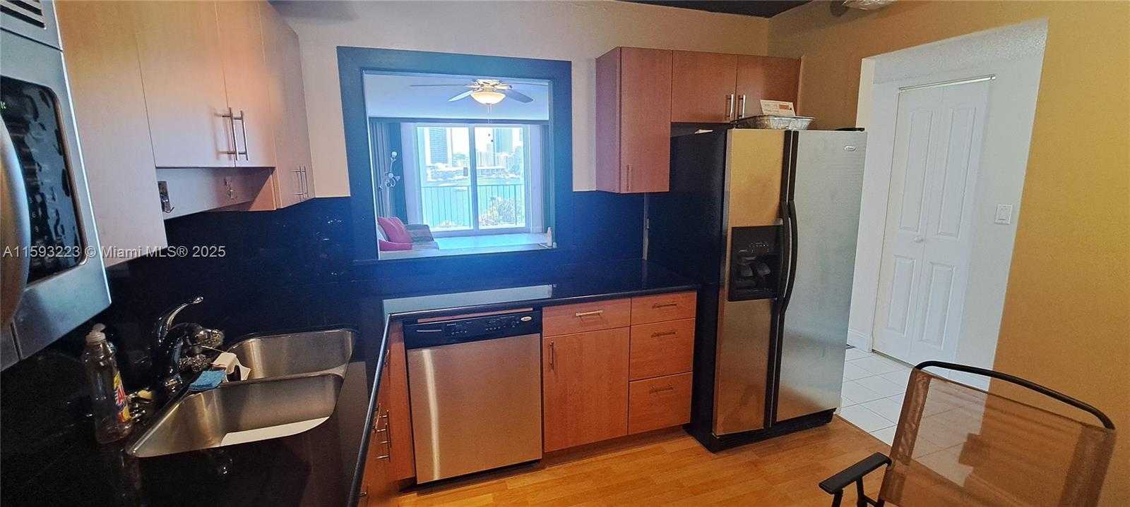 Small Image of 427 GOLDEN ISLES DR #5H, Hallandale Beach Number 7