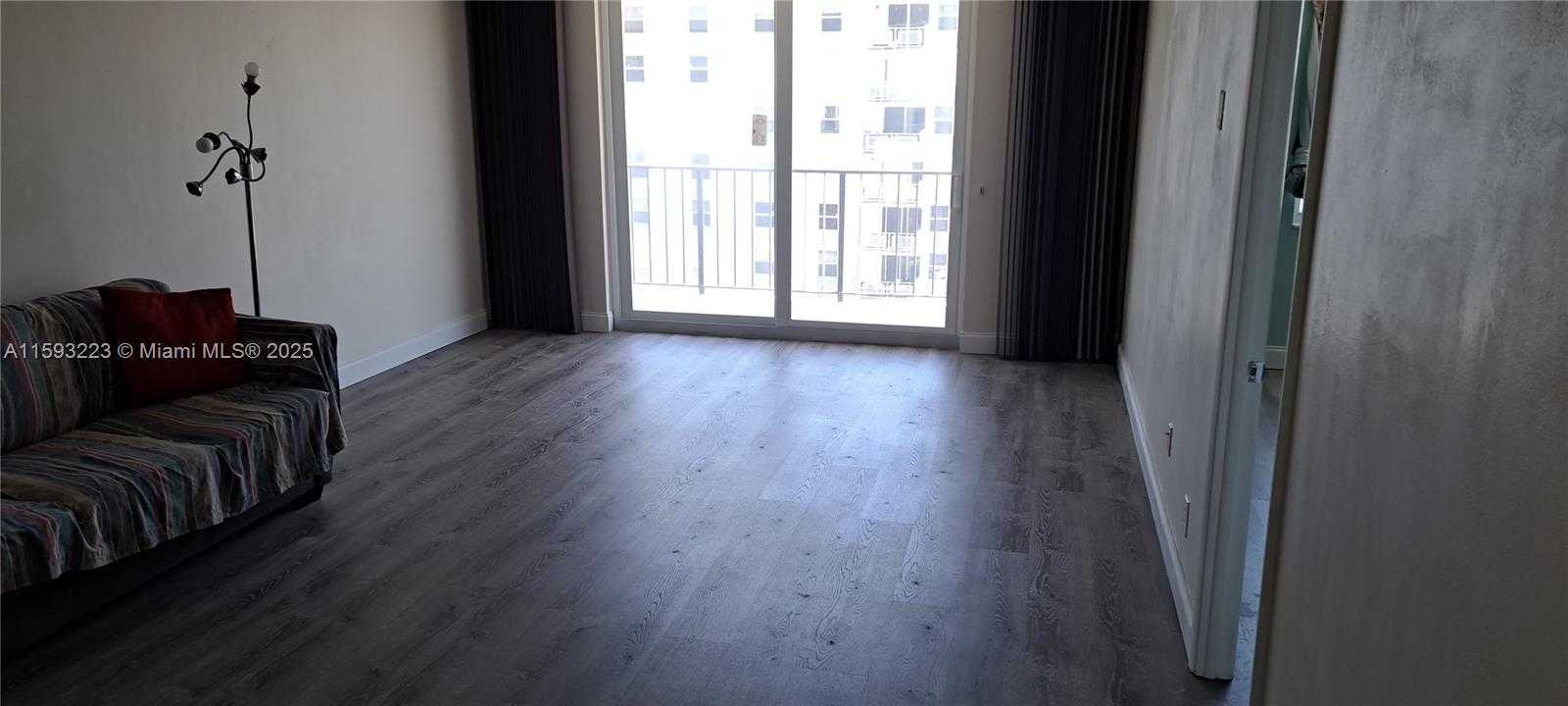 Small Image of 427 GOLDEN ISLES DR #5H, Hallandale Beach Number 9