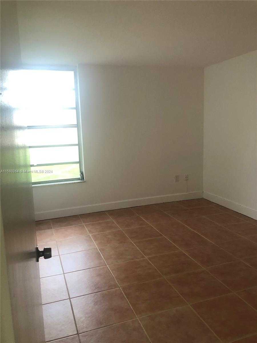 Small Image of 8850 FONTAINEBLEAU BLVD #101, Miami Number 14