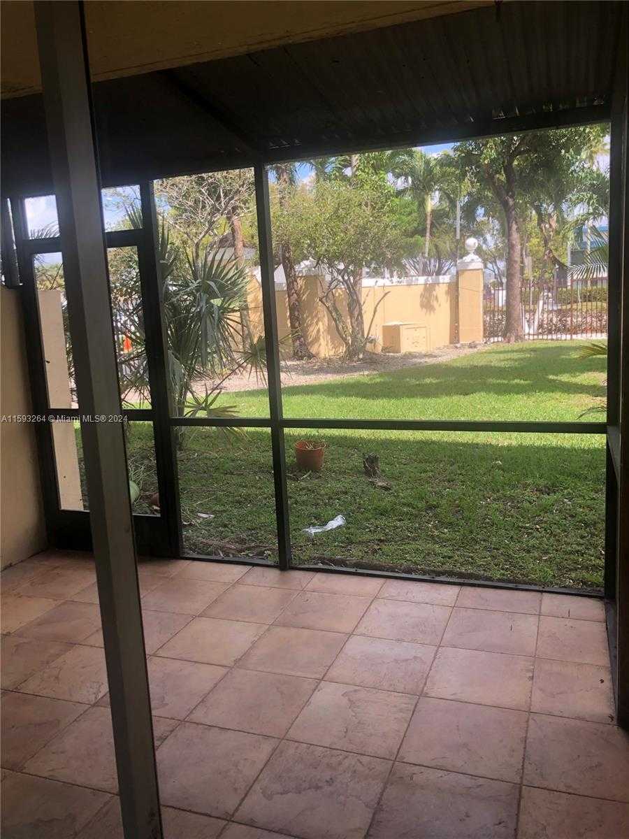 Small Image of 8850 FONTAINEBLEAU BLVD #101, Miami Number 17