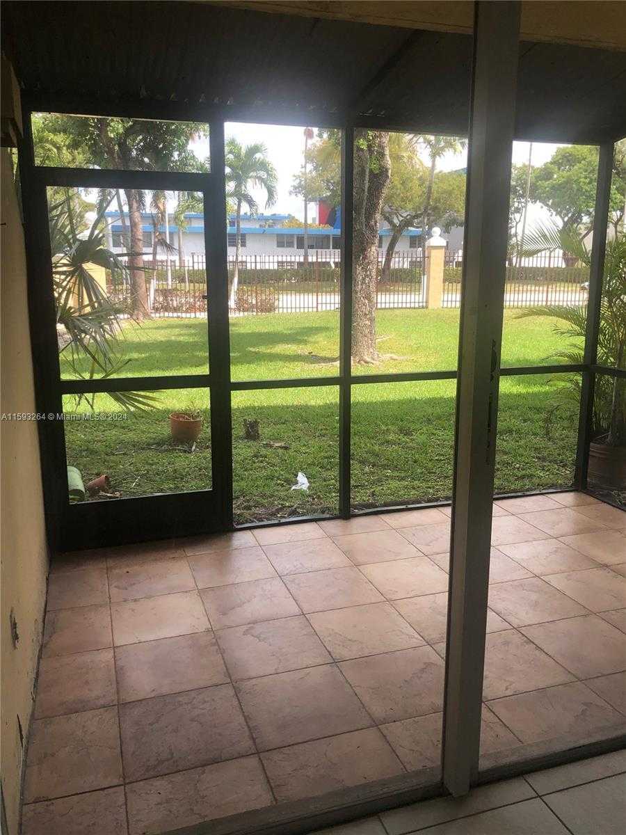 Small Image of 8850 FONTAINEBLEAU BLVD #101, Miami Number 18