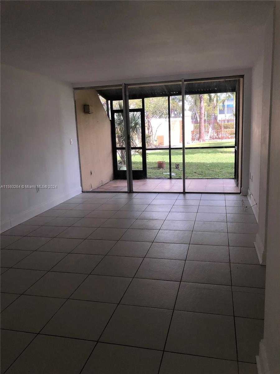Small Image of 8850 FONTAINEBLEAU BLVD #101, Miami Number 3