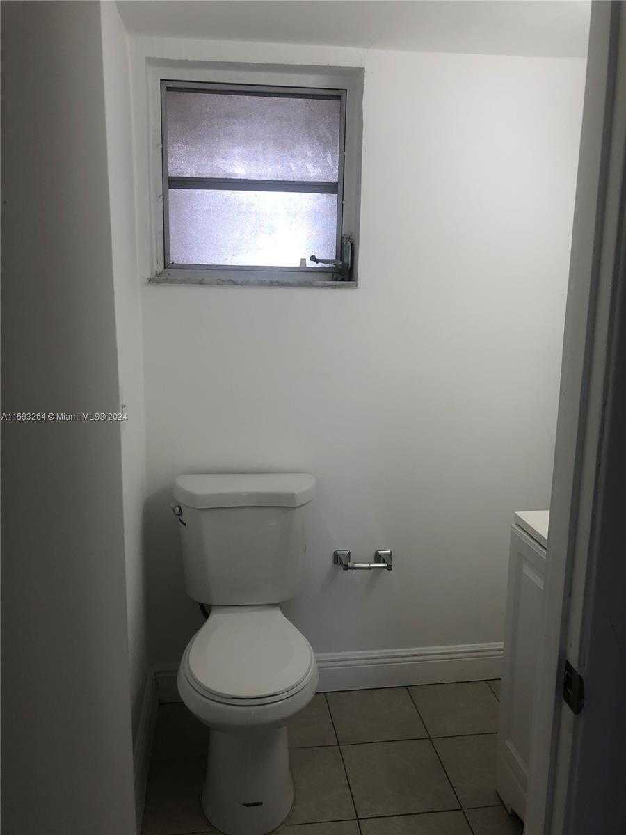 Small Image of 8850 FONTAINEBLEAU BLVD #101, Miami Number 8