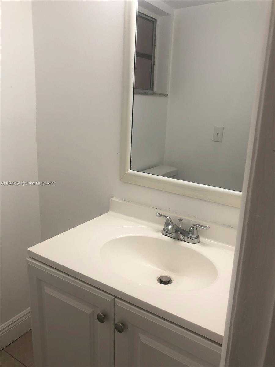 Small Image of 8850 FONTAINEBLEAU BLVD #101, Miami Number 9