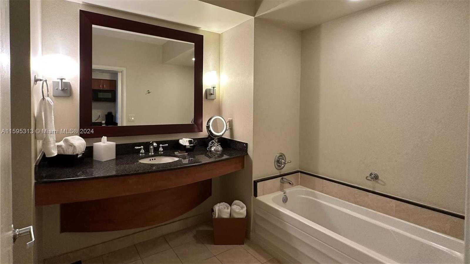 Small Image of 18001 COLLINS AVE #2607, Sunny Isles Beach Number 3