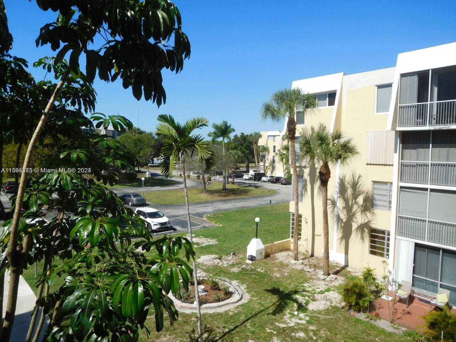 Small Image of 940 NORTH EAST 199TH ST #209, Miami Number 16