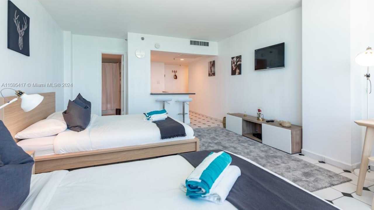 Small Image of 5445 COLLINS AVE #1135, Miami Beach Number 8