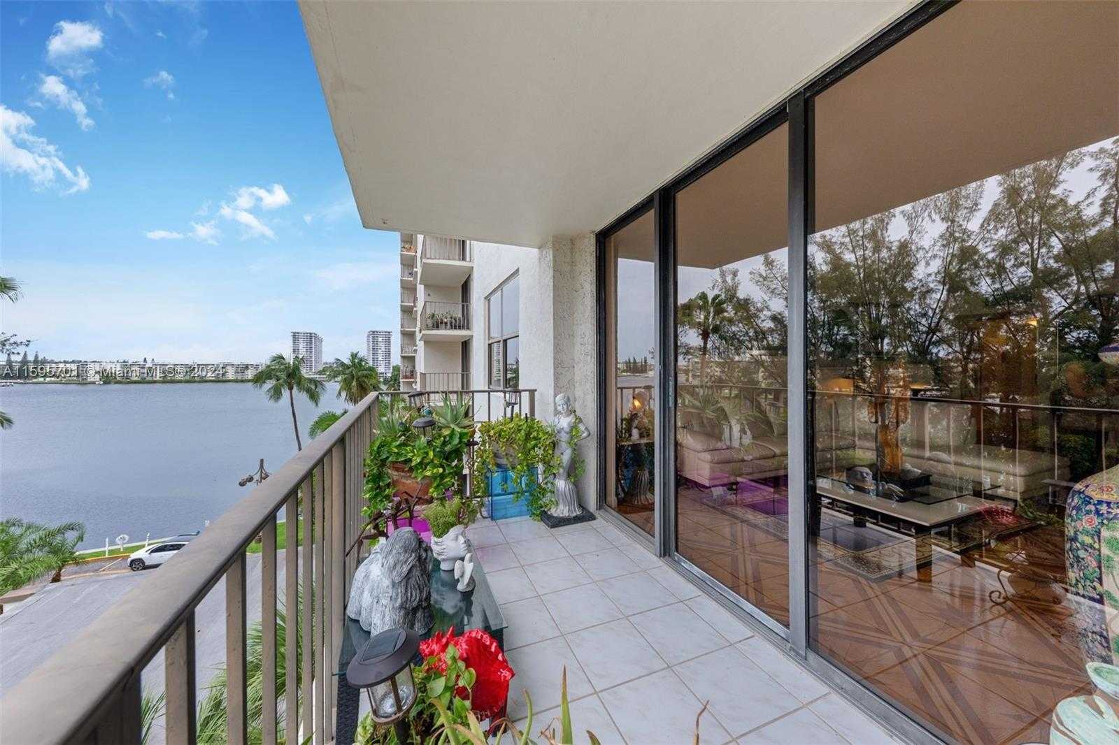 Small Image of 18151 NORTH EAST 31ST CT #505, Aventura Number 2