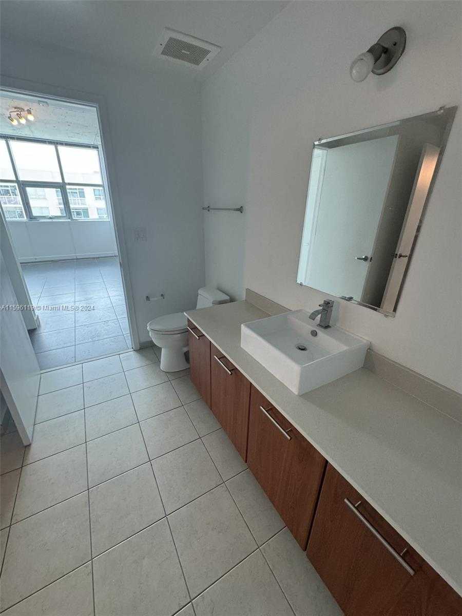 Small Image of 3301 NORTH EAST 1ST AVE #H1001, Miami Number 4