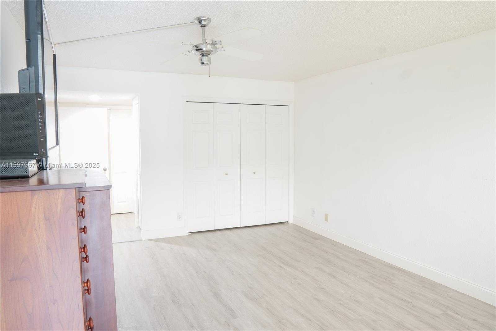 Small Image of 16100 GOLF CLUB RD #210, Weston Number 13