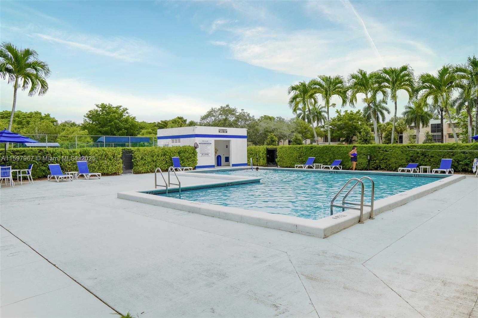 Small Image of 16100 GOLF CLUB RD #210, Weston Number 30