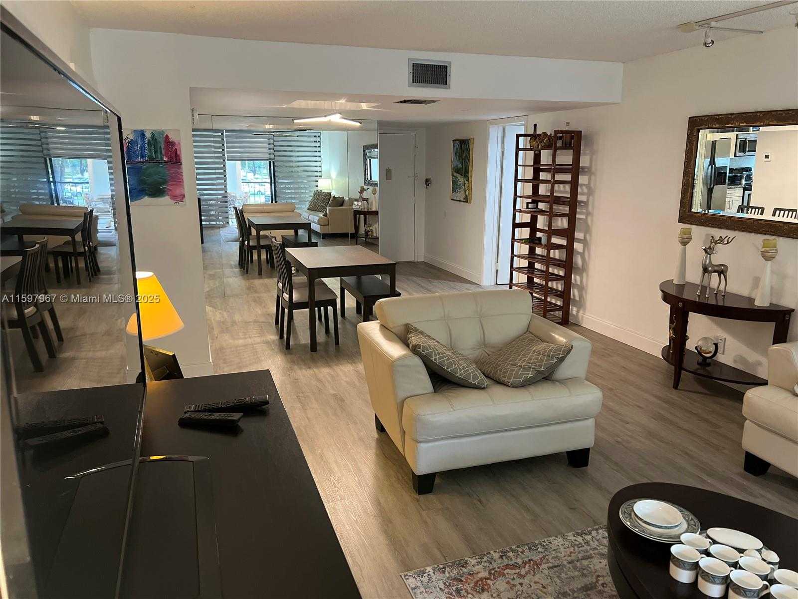 Small Image of 16100 GOLF CLUB RD #210, Weston Number 5