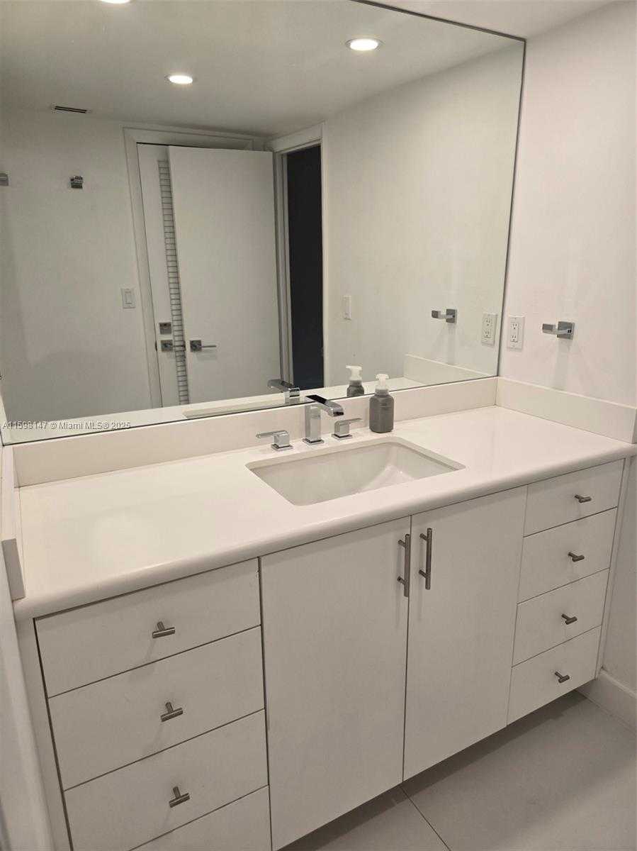 Small Image of 1121 CRANDON BLVD #D604, Key Biscayne Number 12