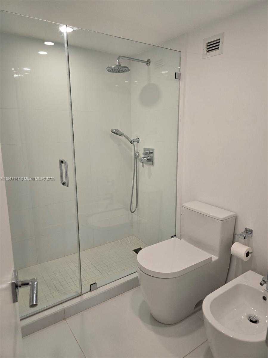 Small Image of 1121 CRANDON BLVD #D604, Key Biscayne Number 13