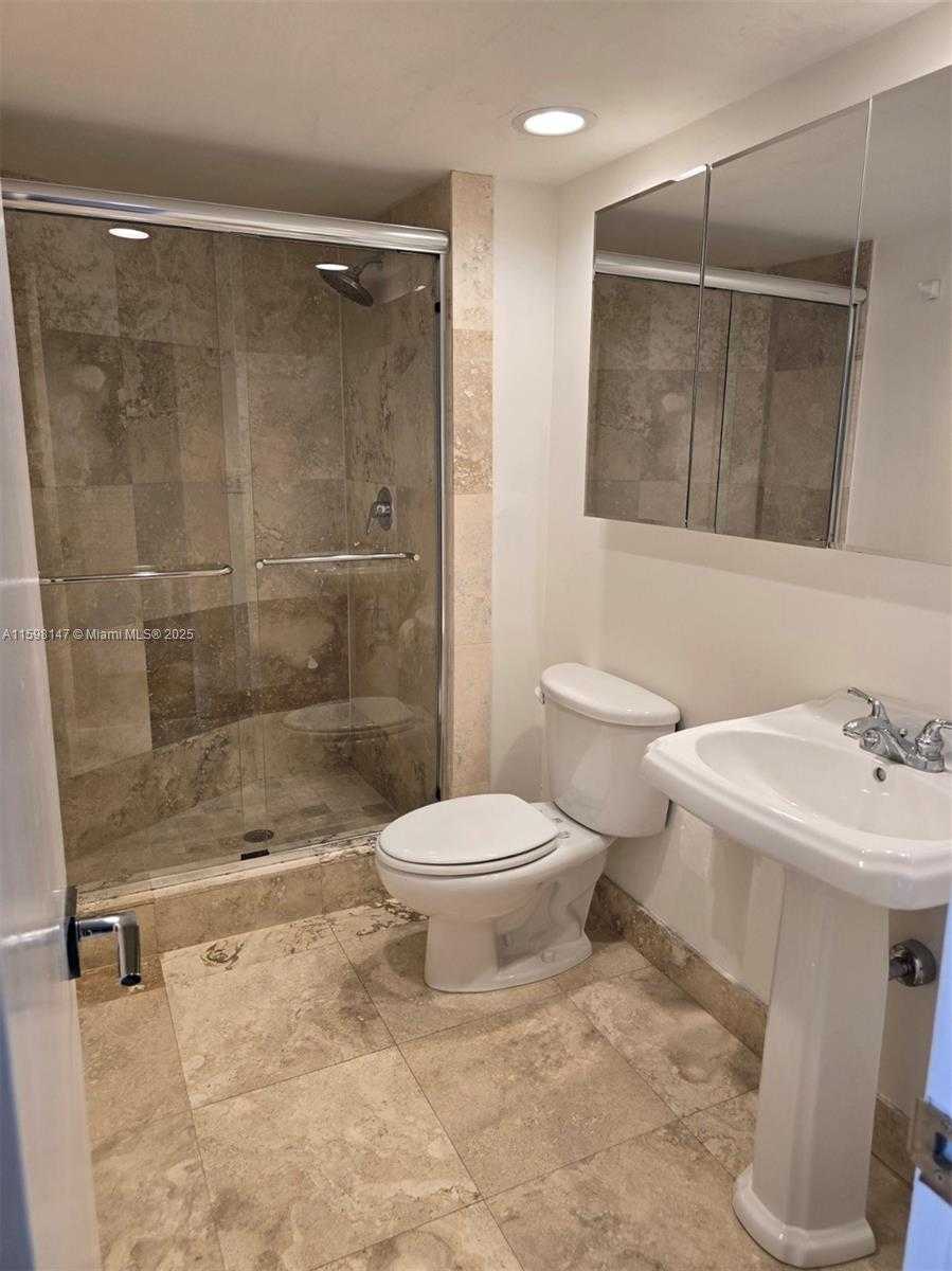 Small Image of 1121 CRANDON BLVD #D604, Key Biscayne Number 17