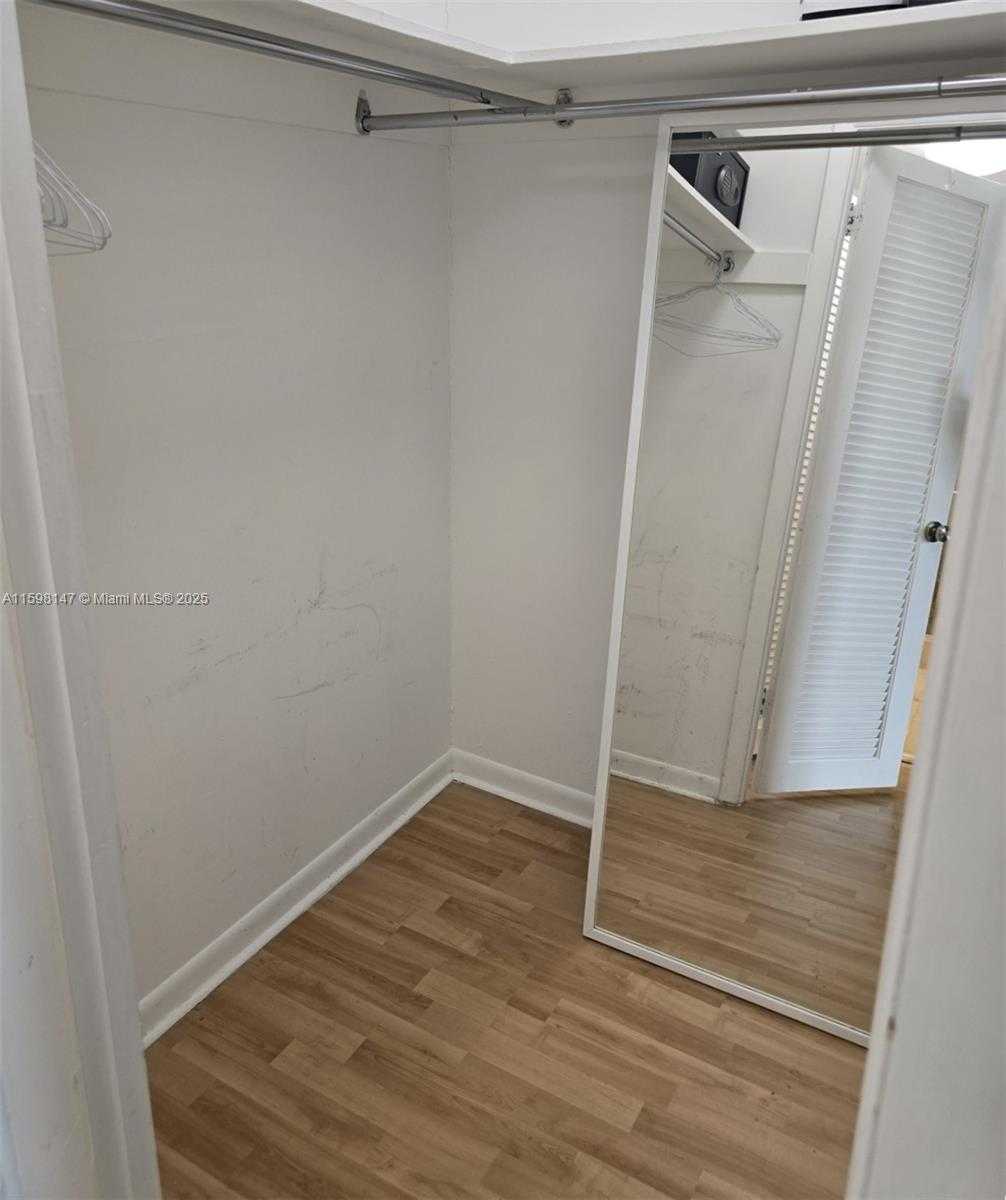 Small Image of 1121 CRANDON BLVD #D604, Key Biscayne Number 18
