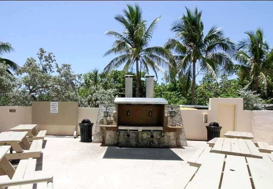 Small Image of 1121 CRANDON BLVD #D604, Key Biscayne Number 25