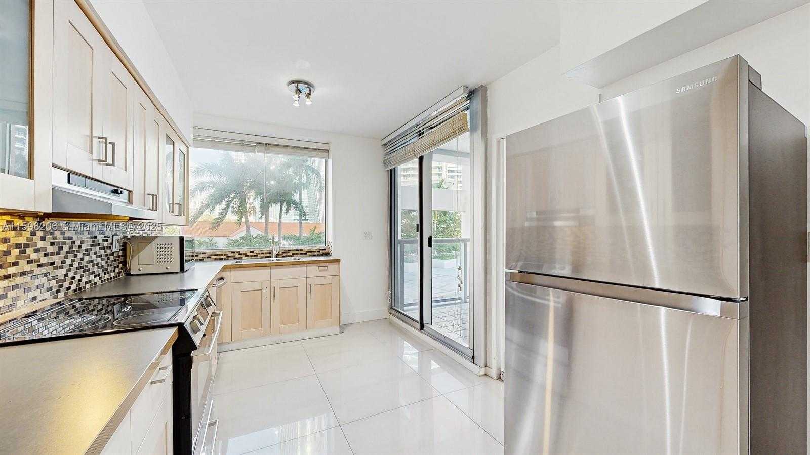 Small Image of 1541 BRICKELL AVE #B404, Miami Number 3