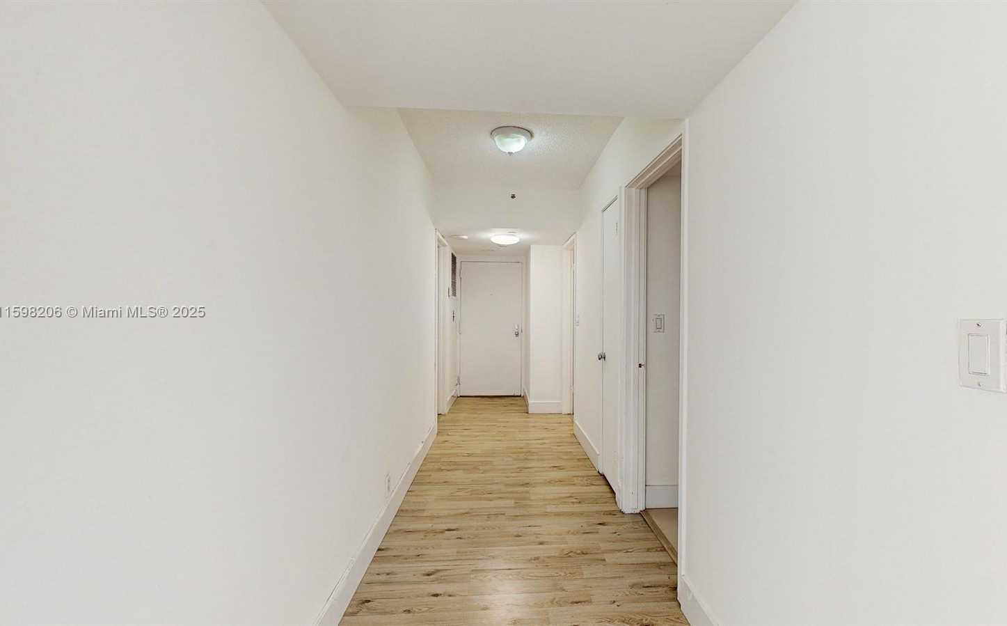 Small Image of 1541 BRICKELL AVE #B404, Miami Number 6
