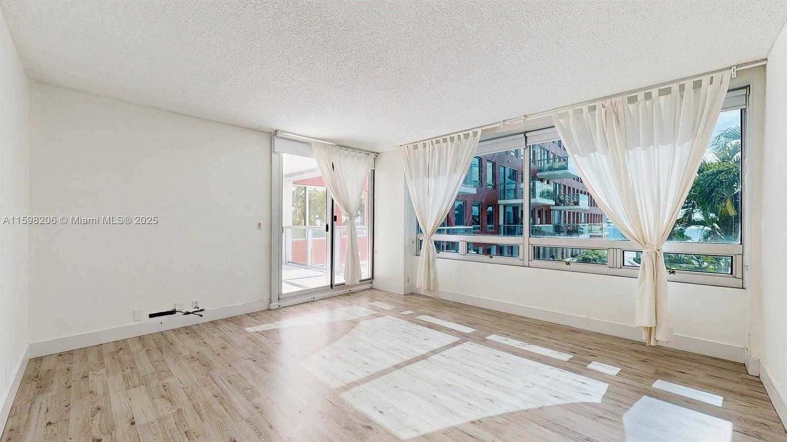 Small Image of 1541 BRICKELL AVE #B404, Miami Number 7
