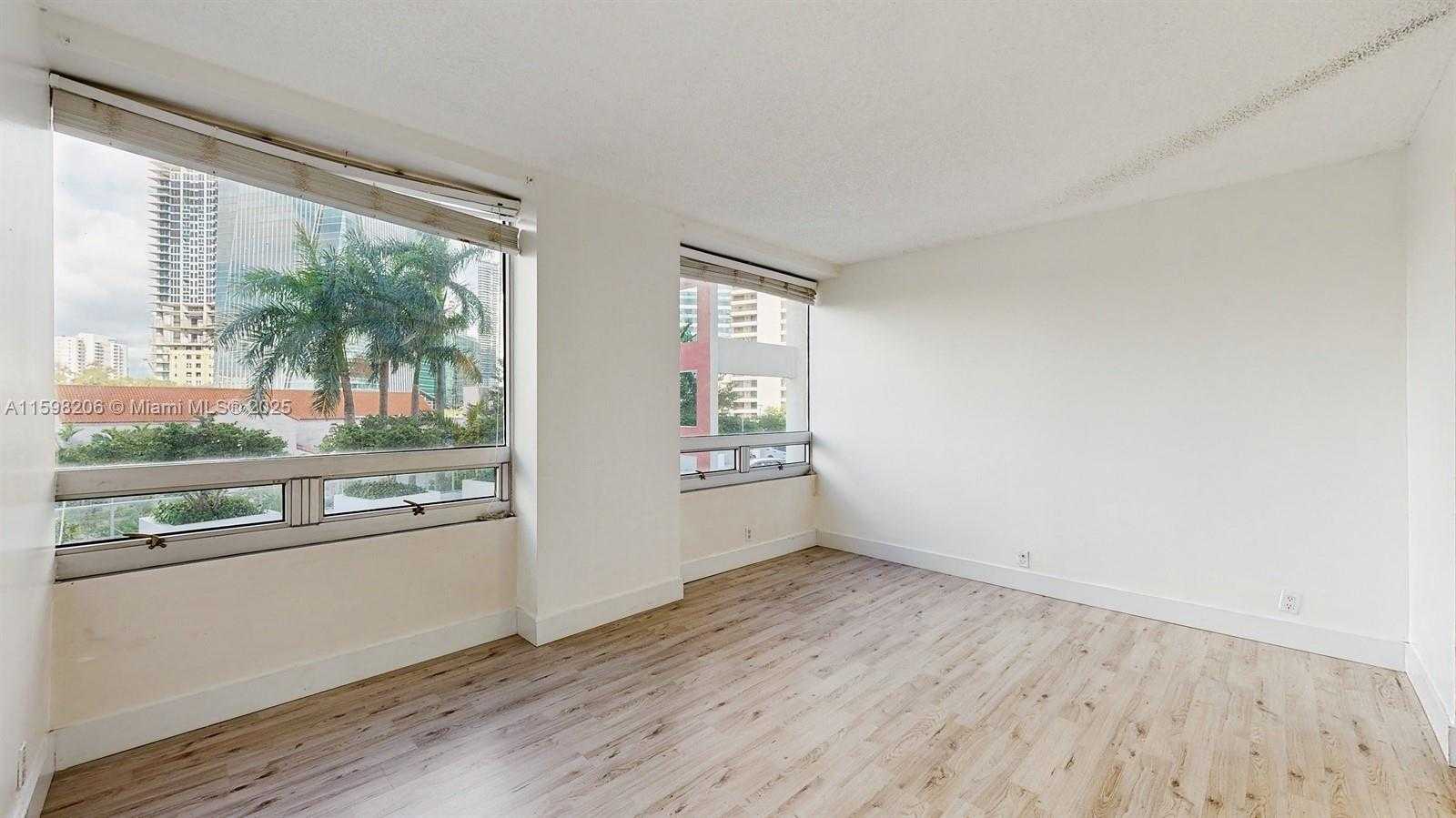 Small Image of 1541 BRICKELL AVE #B404, Miami Number 9