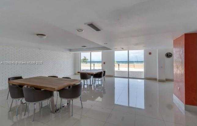 Small Image of 345 OCEAN DR #714, Miami Beach Number 20