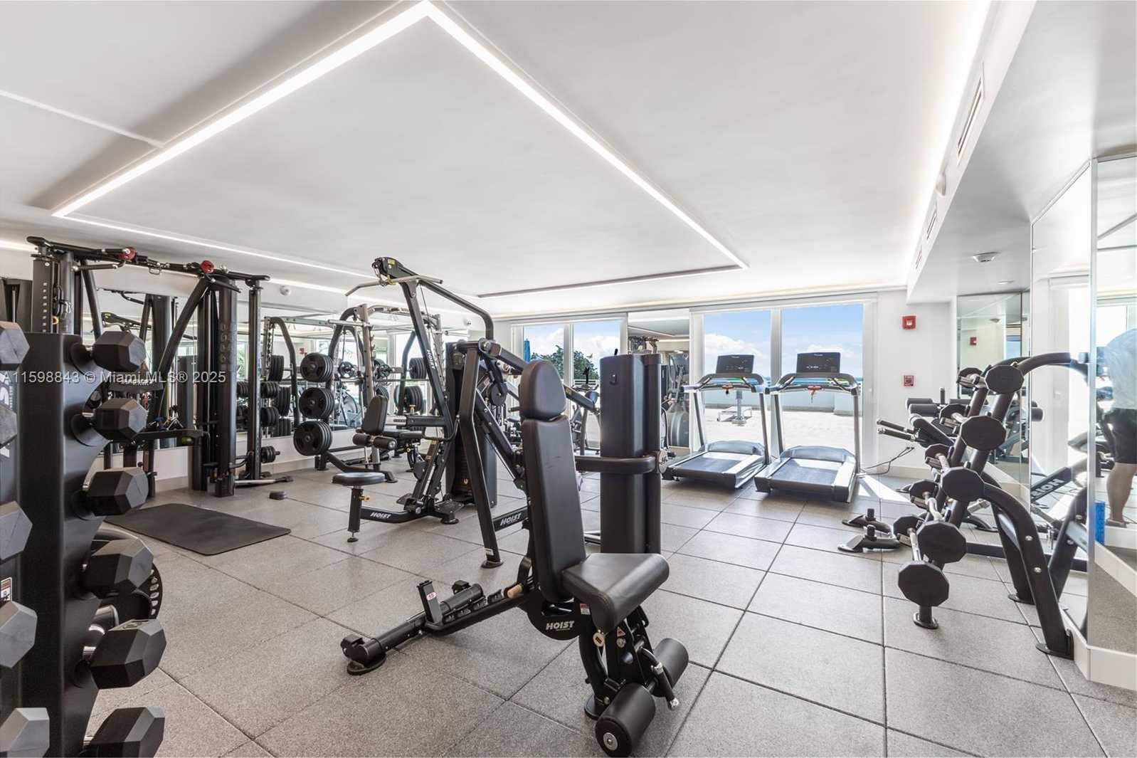 Small Image of 345 OCEAN DR #714, Miami Beach Number 31
