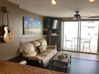 Small Image of 345 OCEAN DR #714, Miami Beach Number 4