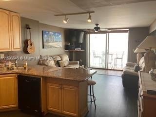 Small Image of 345 OCEAN DR #714, Miami Beach Number 6