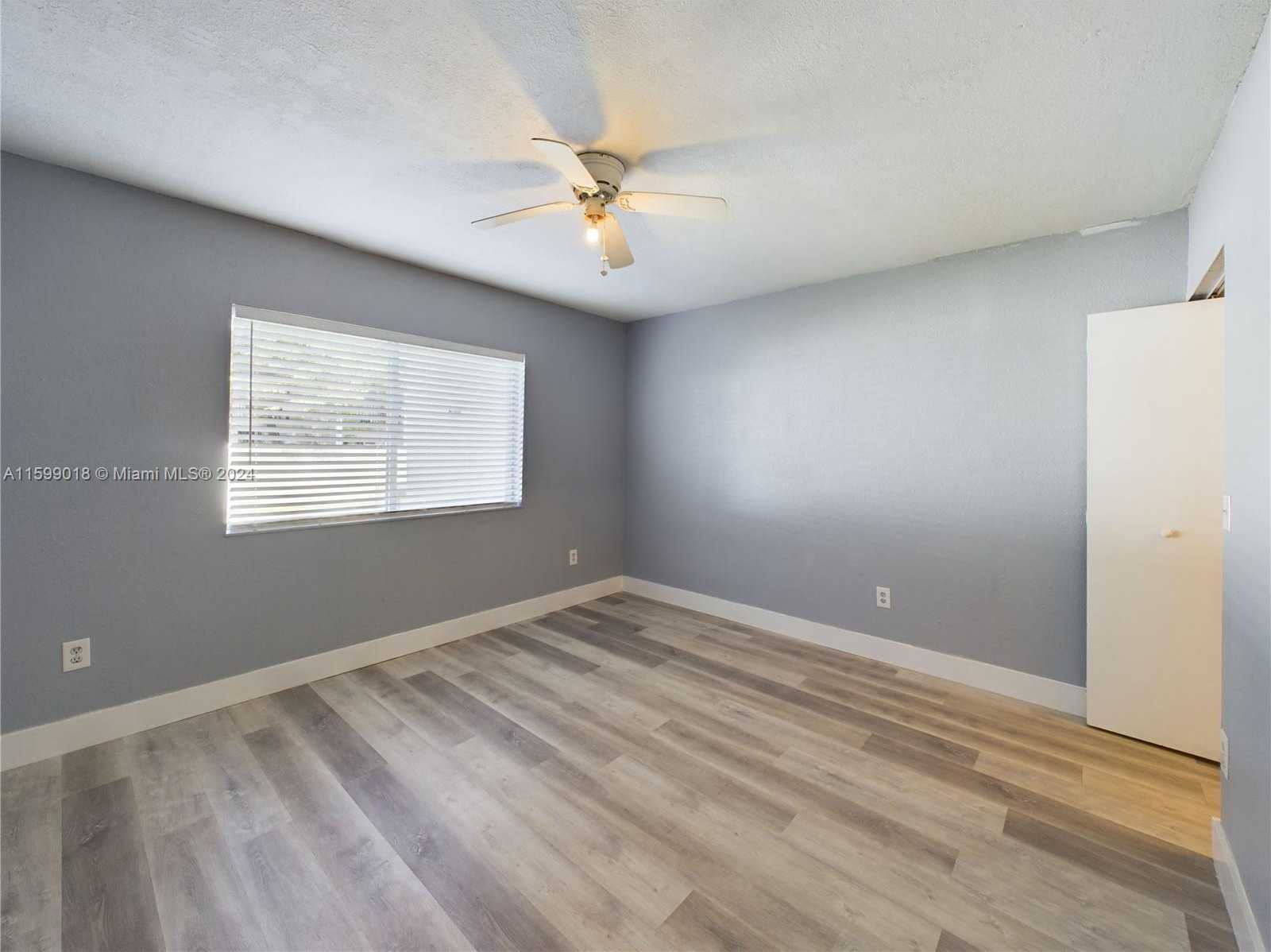 Small Image of 18890 NORTH WEST 57TH AVE #112, Hialeah Number 10
