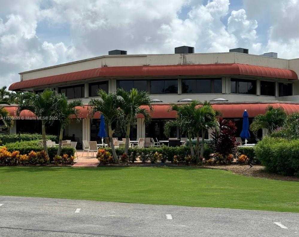 Small Image of Pembroke Pines Number 13