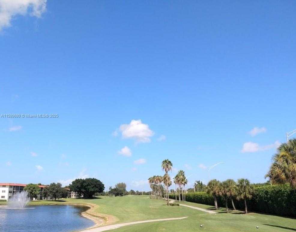 Small Image of Pembroke Pines Number 14