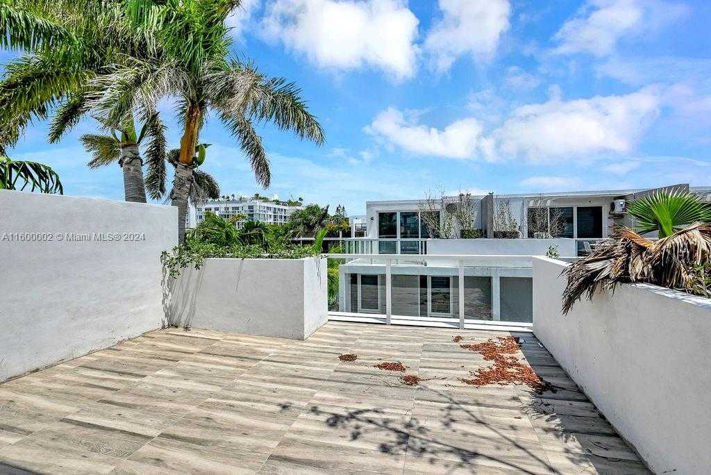 Small Image of 1000 99TH ST #14, Bay Harbor Islands Number 16