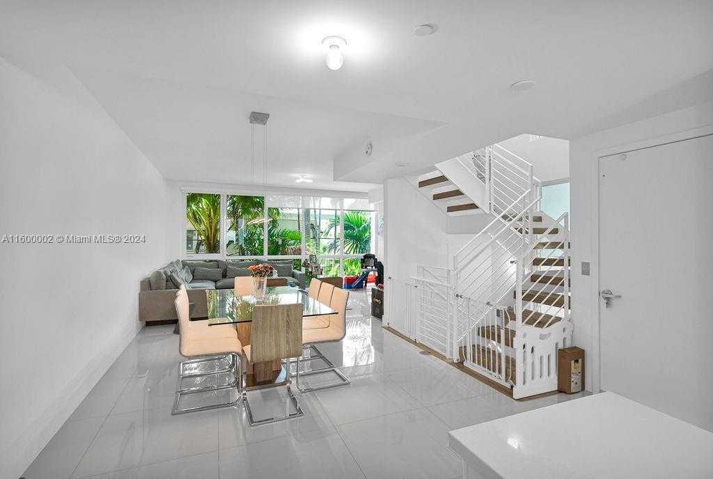Small Image of 1000 99TH ST #14, Bay Harbor Islands Number 5